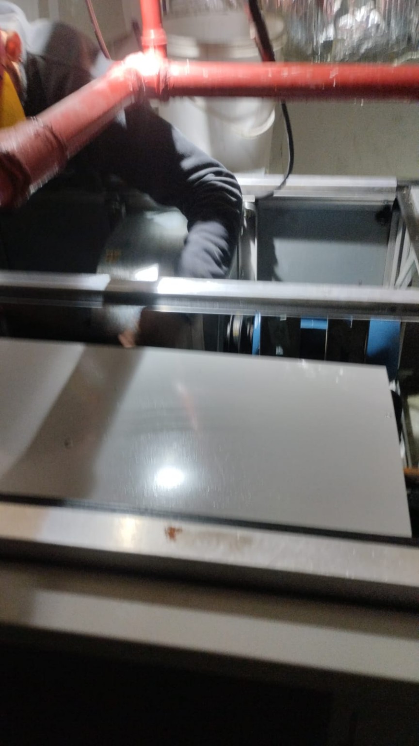 Manutenção em equipamento de climatização