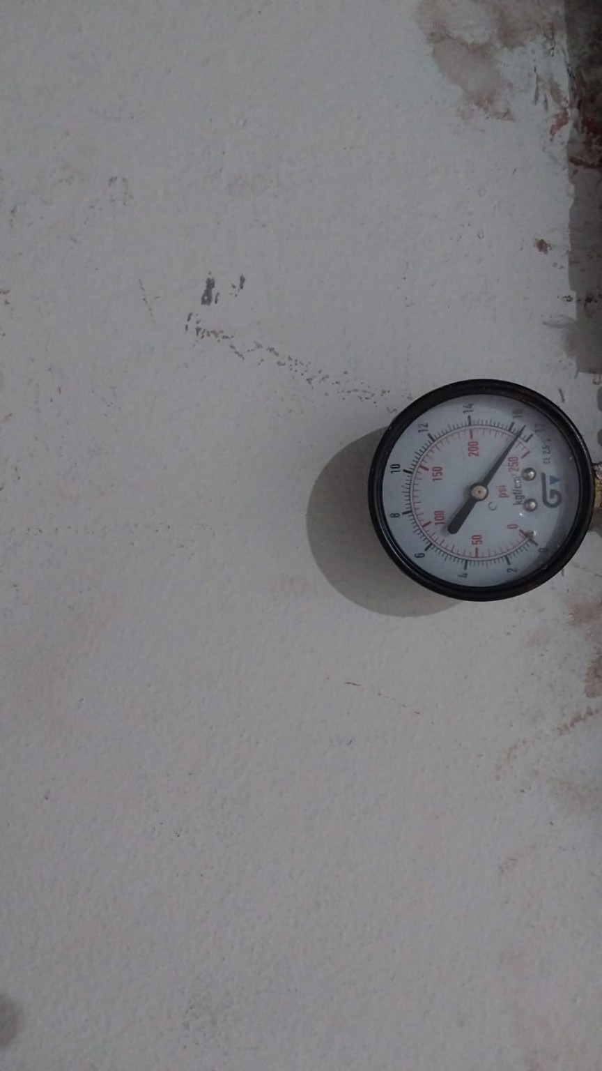 Manômetro instalado em sistema hidráulico de incêndio